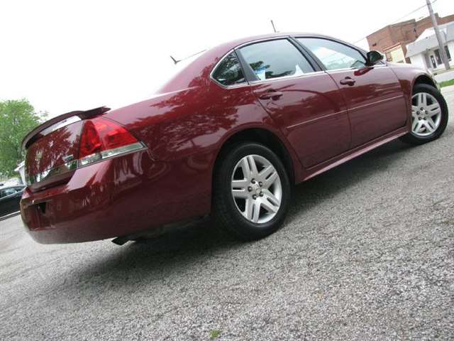2010 Chevrolet Impala LT 4dr Sedan
